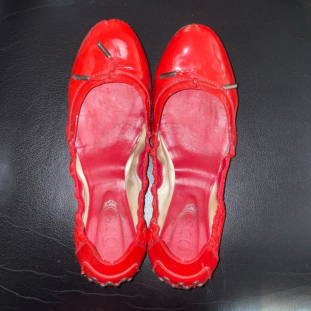 TOD’s Red Patent Leather Dee Scrunch Ballet Flats, Size 40, Used Condition